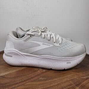 Brooks Ghost Max White Oyster Womens Size 8.5 D Wide Running Shoes 1203951D124
